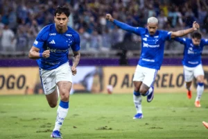 Kaio Jorge almeja tricampeonato de artilharia no Cruzeiro para quebrar hegemonia de Hulk no Mineiro
