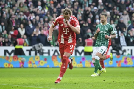 Kane marca dois e atinge 500 gols na carreira em triunfo do Bayern de Munique