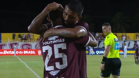 Kieza e irmão realizam sonho em classificação inédita na Copa do Brasil