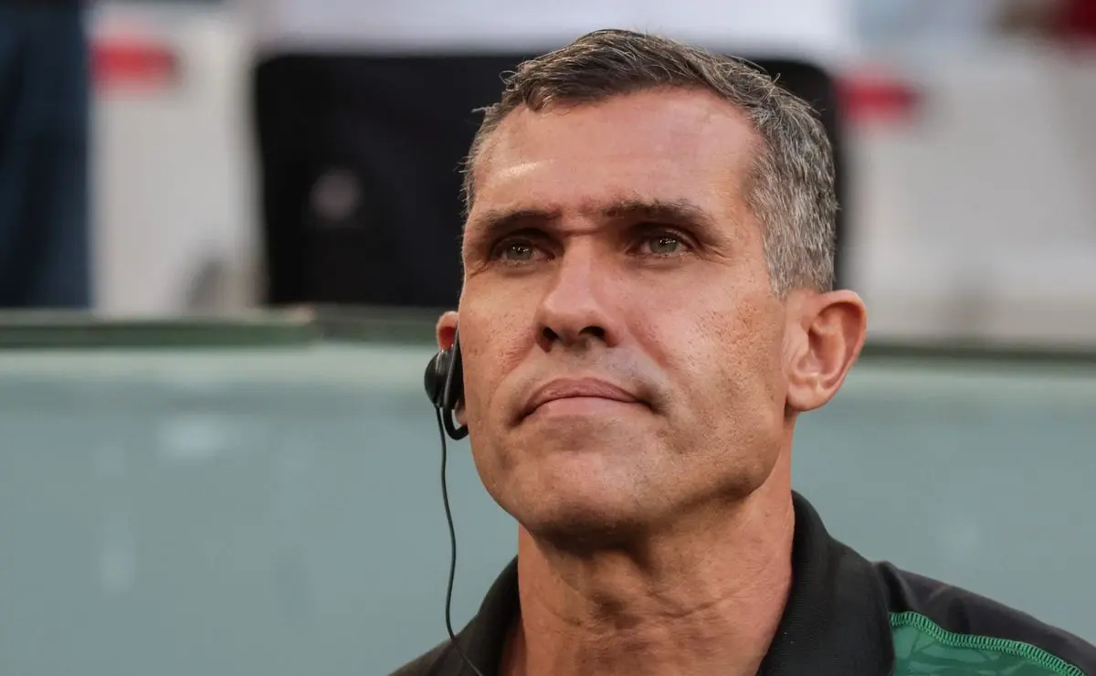 Lazaroni aposta em reatividade no Vasco, enquanto Vojvoda avalia surpresa com Gabigol no Santos Lazaroni aposta em reatividade no Vasco, enquanto Vojvoda avalia surpresa com Gabigol no Santos