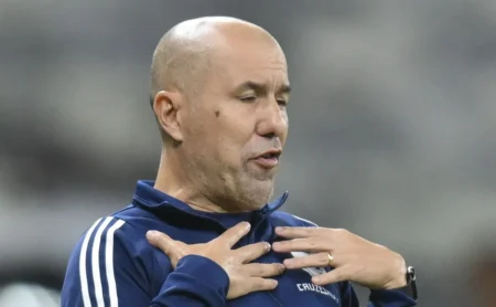 Leonardo Jardim reconsidera e abre-se a propostas para retornar ao futebol