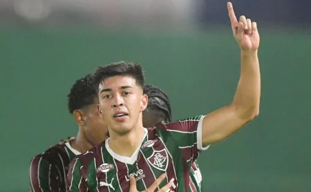 Lezcano não descarta saída do Fluminense em busca de espaço na Copa do Mundo