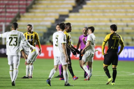 Libertadores terá pausas para hidratação em todos os jogos; calor não será determinante