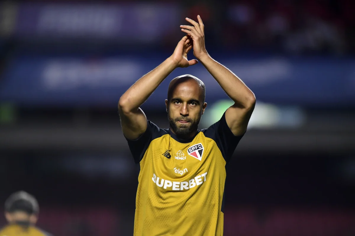 Lucas Moura busca igualar marcas do PSG em retorno ao São Paulo