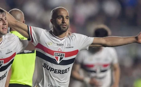 Lucas Moura se aproxima de marcas do PSG com menos jogos pelo São Paulo