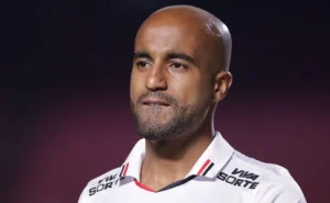 Lucas Moura analisa clássico sem clubismo: “Jogo muito complicado”