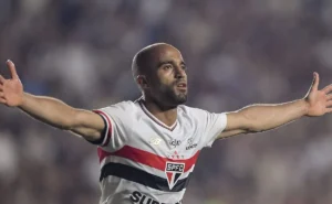 Lucas Moura recebe caloroso reconhecimento após São Paulo x Grêmio