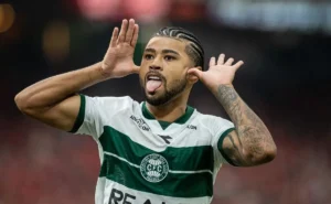 Lucas Ronier analisa Cruzeiro x Coritiba e expõe meta de Fernando Seabra no Mineirão