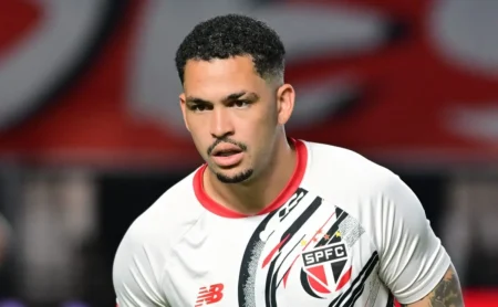 Luciano aceita renovar com o São Paulo e exige aumento salarial para novo contrato