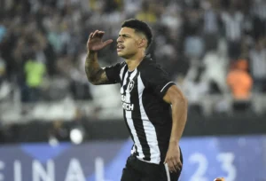 Luis Henrique recorda passagem pelo Botafogo e revela detalhes de quase ida ao Flamengo em 2022
