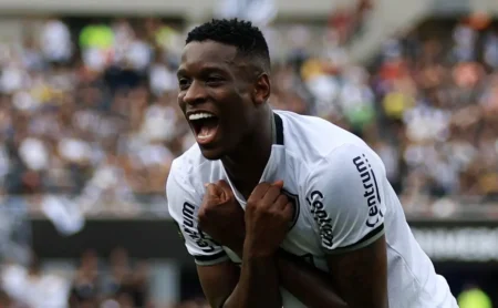 Luiz Henrique se destaca no Palmeiras e define futuro após a Copa do Mundo