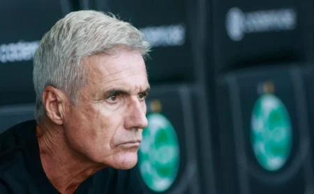 Luís Castro aposta em Gabriel Mec e Enamorado: Grêmio se classifica sobre o Juventude