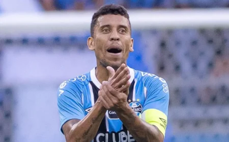 Luís Castro define mudança no Grêmio e Marcos Rocha deve ser reserva.