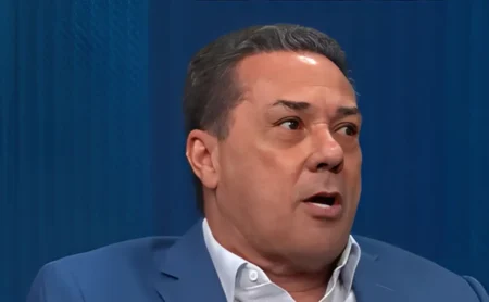 Luxemburgo prevê título do Flamengo sobre o Lanús e alerta Filipe Luís sobre cobranças