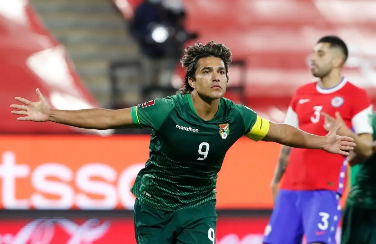 Marcelo Moreno retorna ao futebol para atuar gratuitamente no Oriente Petrolero, seu clube de origem.