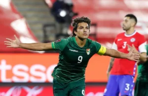 Marcelo Moreno retorna ao futebol para atuar gratuitamente no Oriente Petrolero, seu clube de origem.