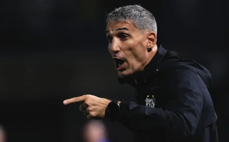 Marcelo Teixeira define futuro de Vojvoda e descarta demissão no Santos Marcelo Teixeira define futuro de Vojvoda e descarta demissão no Santos