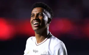 Marcos Antônio permanece no São Paulo, mas diretoria planeja acordo futuro com o Flamengo