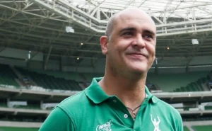 Marcos, ex-jogador do Palmeiras, pede desculpas após comentário sobre ataques racistas a Hugo Souza Marcos, ex-jogador do Palmeiras, pede desculpas após comentário sobre ataques racistas a Hugo Souza