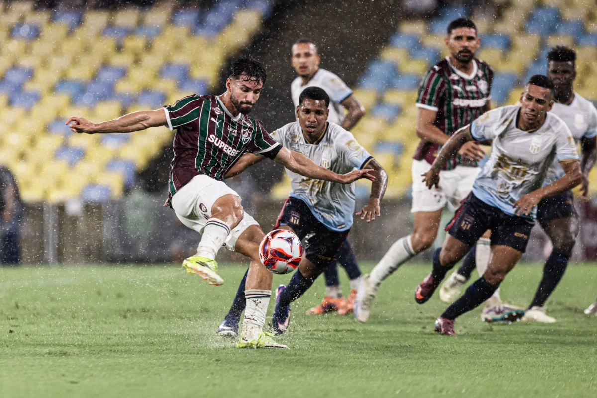 Martinelli celebra 300 jogos pelo Fluminense e brinca com renovação: "Até 2050!"