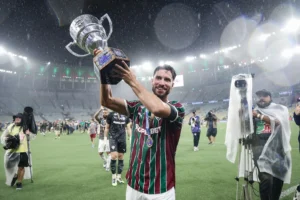 Martinelli planeja futuro no Fluminense e aguarda paternidade: "Superei minhas expectativas"