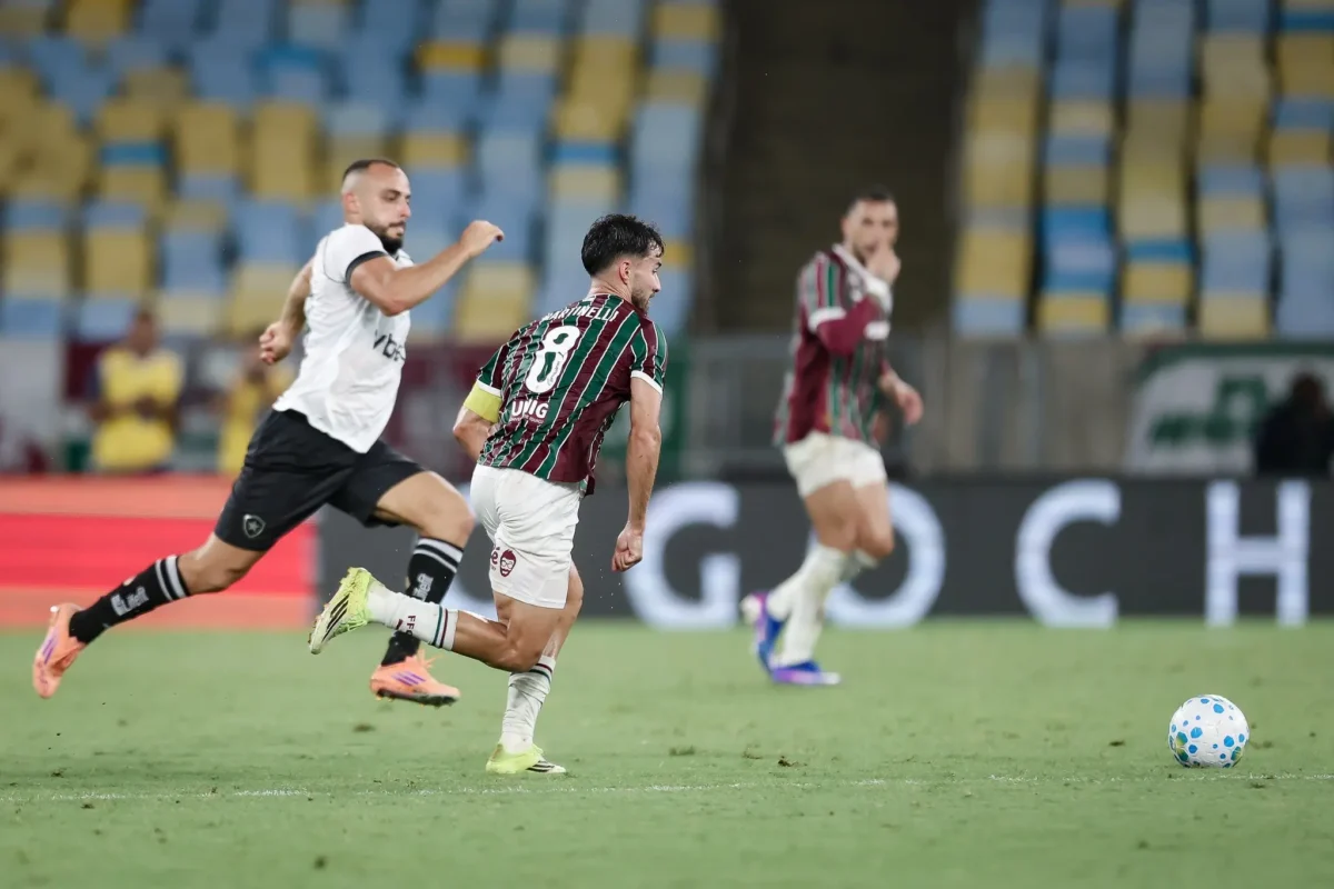 Martinelli se destaca em triunfo do Fluminense com Ancelotti nas arquibancadas