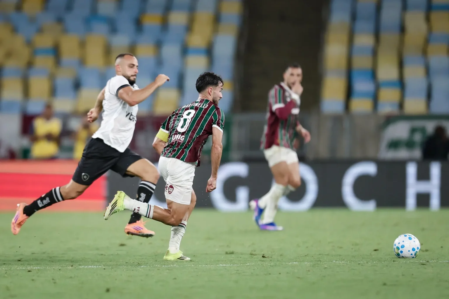Martinelli se destaca em triunfo do Fluminense com Ancelotti nas arquibancadas
