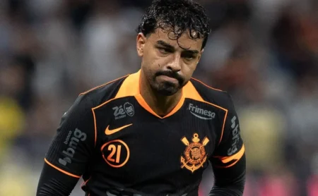 Matheus Bidu: Desgaste muscular abre espaço para Angileri na titularidade Matheus Bidu: Desgaste muscular abre espaço para Angileri na titularidade