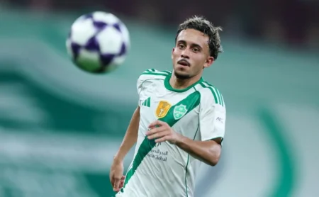 Matheus Gonçalves, ex-Flamengo, tem grave problema no Al Ahli e envolve-se em polêmica na Arábia Saudita