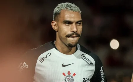 Matheuzinho não será vendido: Corinthians rejeita propostas e valoriza o lateral Matheuzinho não será vendido: Corinthians rejeita propostas e valoriza o lateral