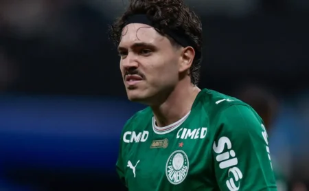 Maurício mantém sequência no Palmeiras e inicia como titular contra o Internacional