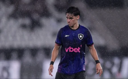 Montoro desperdiça chance incrível e Botafogo cai para o Nacional Potosí na Libertadores