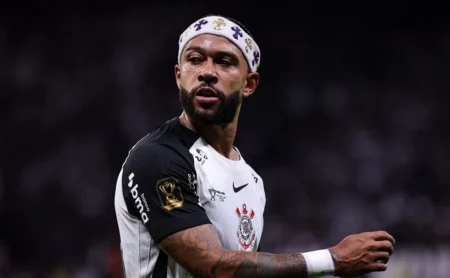 Neto defende renovação de Memphis Depay no Corinthians: “Peça fundamental”