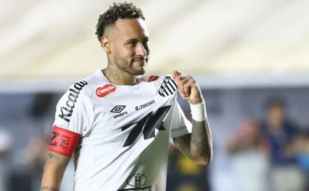 Neymar comenta sobre momento do Santos e reage à eliminação: “Precisamos melhorar”