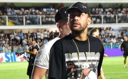 Neymar pode ser relacionado pelo Santos em jogo decisivo contra o Noroeste pelo Paulistão, afirma PVC