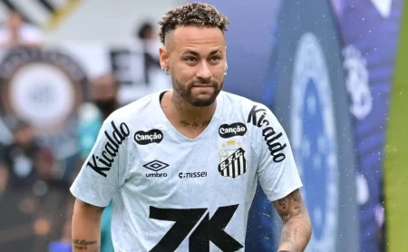 Neymar promete e discursa à torcida do Santos: “Vamos fazer o nosso melhor” Neymar promete e discursa à torcida do Santos: “Vamos fazer o nosso melhor”