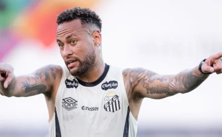 Neymar retorna à lista e Santos recebe reforços para decisão contra o Velo Clube