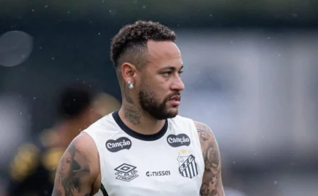 Neymar sob pressão: torcida organizada do Velo Clube exige decisão sobre a Copa