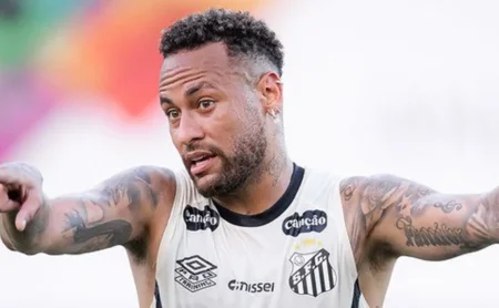 Neymar tem melhor início desde que chegou ao PSG e se destaca novamente no Santos