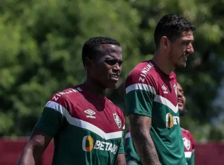 Nino e Arias: momentos contrastantes em meio à possível repatriação ao Fluminense