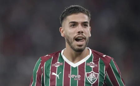 Nonato pode ser desfalque do Fluminense novamente após sentir dores no clássico contra o Vasco