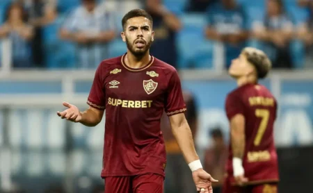 Nonato treina e pode reforçar o Fluminense contra o Vasco