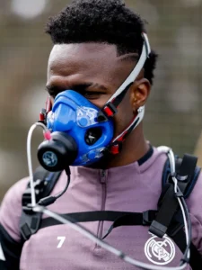 Novo preparador físico do Real Madrid inicia treinos com máscaras: entenda.