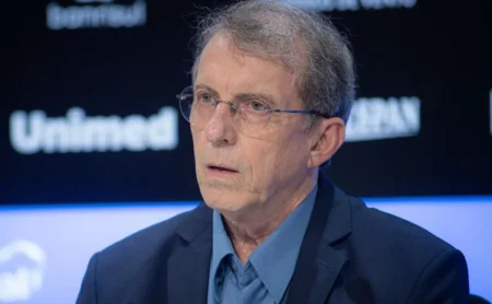 Odorico Roman negocia reforço para a camisa 10 e Grêmio avalia pré-contrato Odorico Roman negocia reforço para a camisa 10 e Grêmio avalia pré-contrato