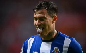 Otávio continua no futebol árabe, apesar do interesse de Internacional e Corinthians, informa Jorge Nicola