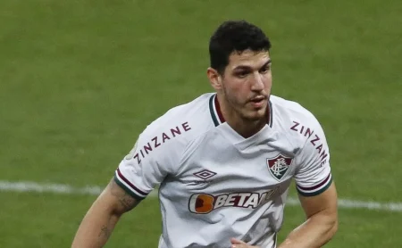 Palmeiras oferece R$ 92 milhões por Nino, acerta salários e aguarda até julho