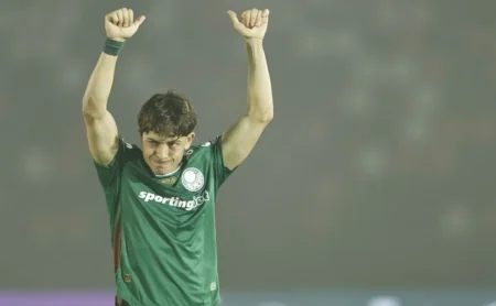 Palmeiras busca evitar tropeços diante do Vitória após fase irregular no Brasileirão