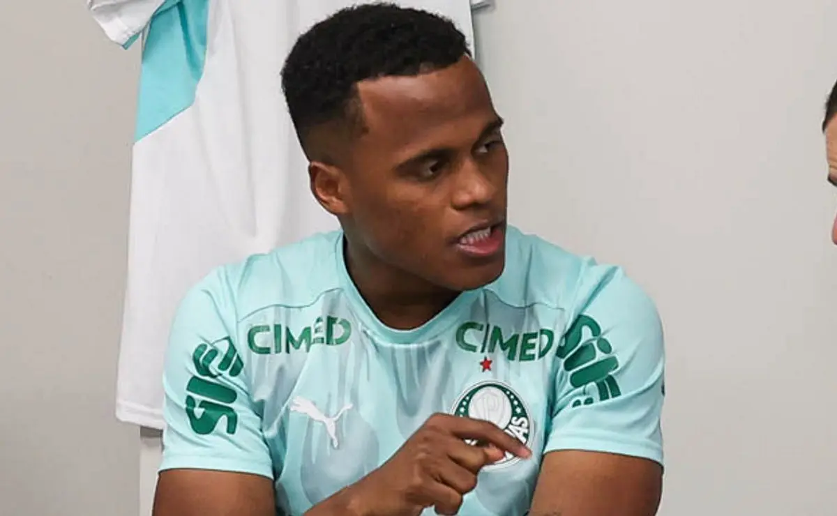 Palmeiras e Abel Ferreira aguardam Jhon Arias em alta nos treinos e titularidade se aproxima após jogo contra o Fluminense Palmeiras e Abel Ferreira aguardam Jhon Arias em alta nos treinos e titularidade se aproxima após jogo contra o Fluminense
