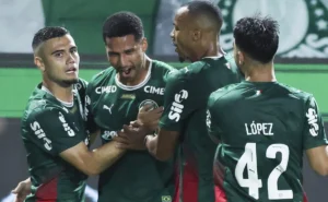 Palmeiras vence o Vitória com destaque de Andreas Pereira e Allan na estreia do Brasileirão