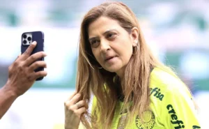 Palmeiras mira reforço na zaga após Jhon Arias, com aval de Leila Pereira